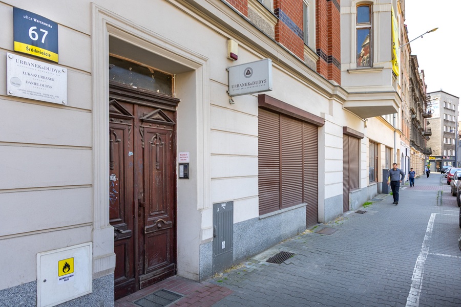 Kamienica przy ulicy Warszawskiej 67 w Katowicach — jeden z lokali oferowanych w programie Lokal na kulturę, Śródmieście Katowice