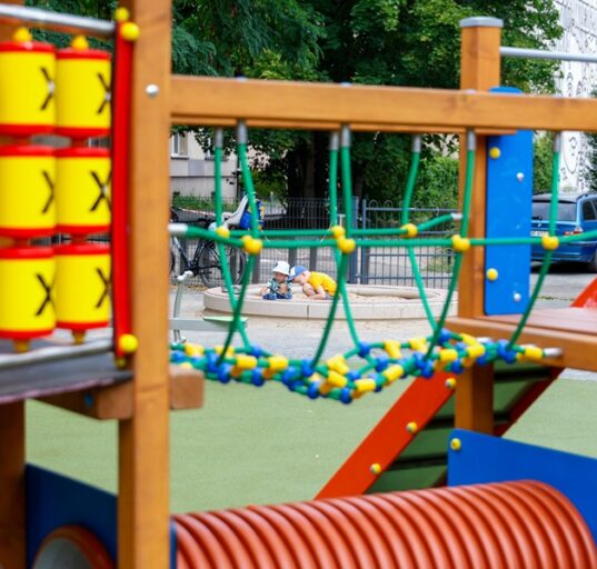 Odnowiony plac zabaw przy ul. Pośpiecha w Katowicach
